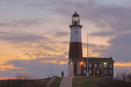 Click image for larger version. 

Name:	Montauk_Point_Lighthouse1.jpg 
Views:	0 
Size:	41.1 KB 
ID:	4010
