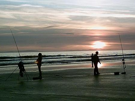 Click image for larger version. 

Name:	3 fishing at sunset.jpg 
Views:	0 
Size:	29.5 KB 
ID:	3967