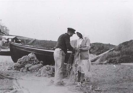 Click image for larger version. 

Name:	T Swaffield MabelHussey mending net at HiveBeach 1930%27s.jpg 
Views:	1 
Size:	27.0 KB 
ID:	17929