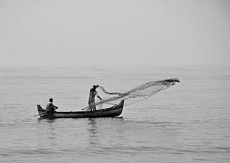 Click image for larger version. 

Name:	1200px-Fishing_with_cast-net_from_a_boat_near_Kozhikode_Beach.jpg 
Views:	0 
Size:	28.6 KB 
ID:	20801