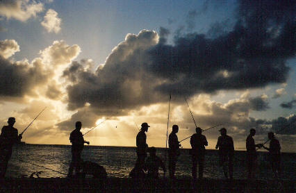 Click image for larger version. 

Name:	sunset_fishing_malecon.jpg 
Views:	33 
Size:	23.6 KB 
ID:	3992